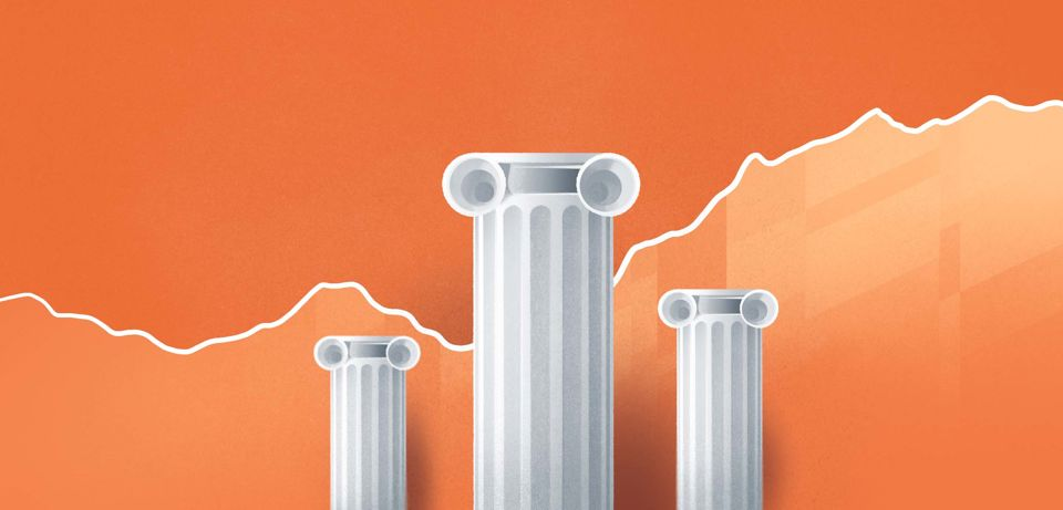 Illustration fürs Wertpapiersparen mit Vorsorgefonds - Drei klassische, ionische Säulen vor orangem Hintergrund