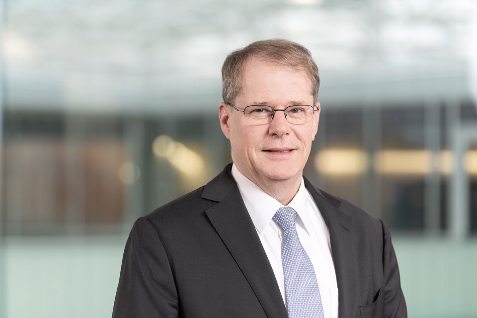 Portrait von Christian Schmid, CEO der St.Galler Kantonalbank