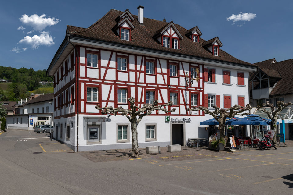 Ansicht vom Gebäude der Niederlassung der St.Galler Kantonalbank in Eschenbach

