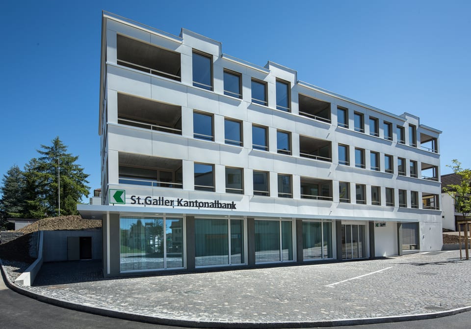 Ansicht vom Gebäude der Niederlassung der St.Galler Kantonalbank in Teufen
